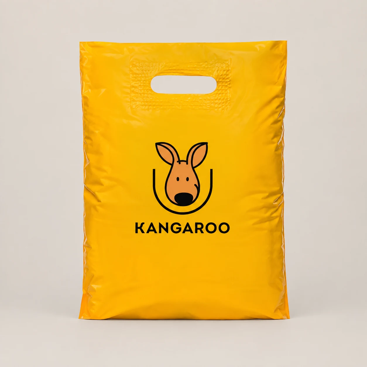 Жовтий пакет-банан 30 × 40 см з логотипом KANGAROO