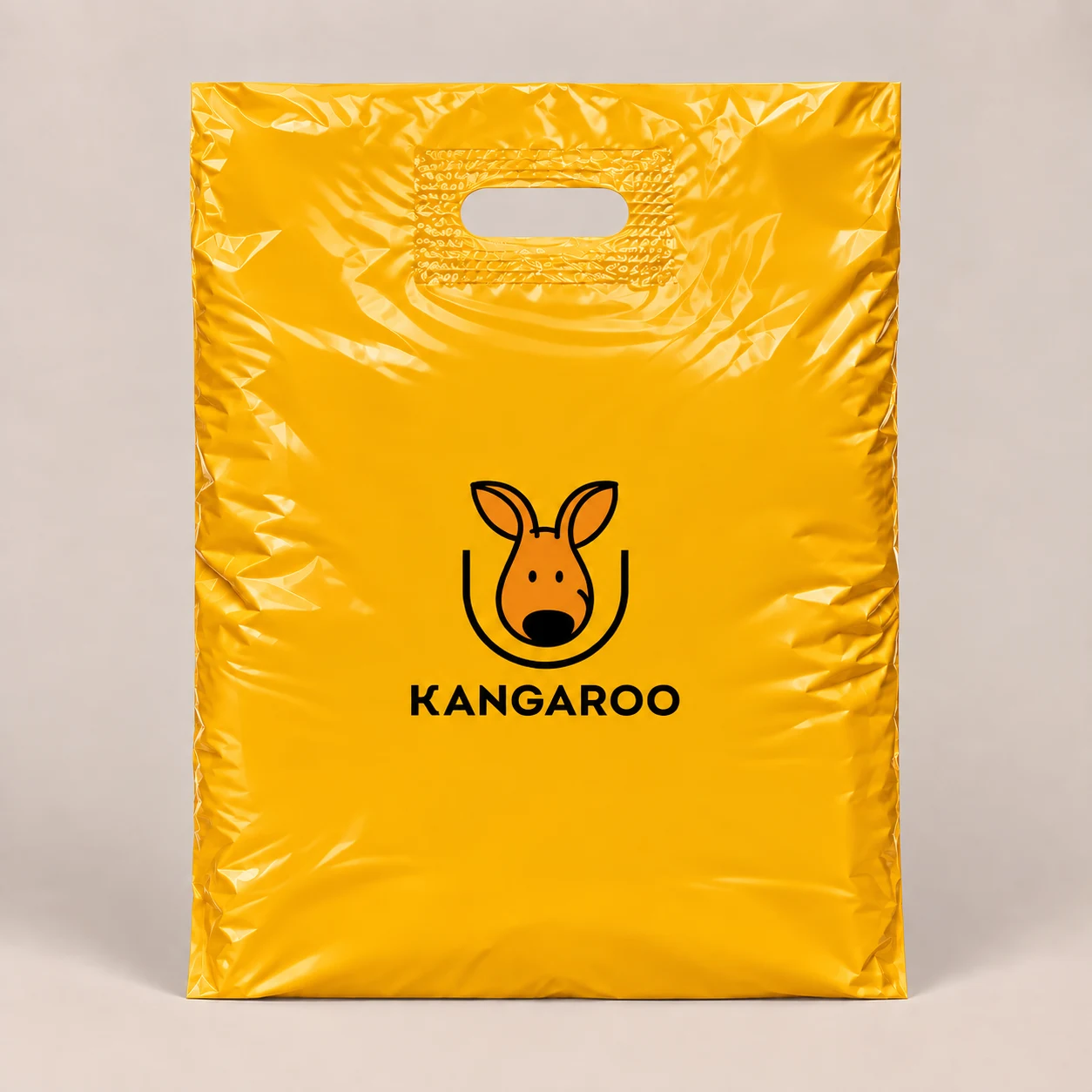 Жовтий пакет-банан 40 × 50 см з логотипом KANGAROO