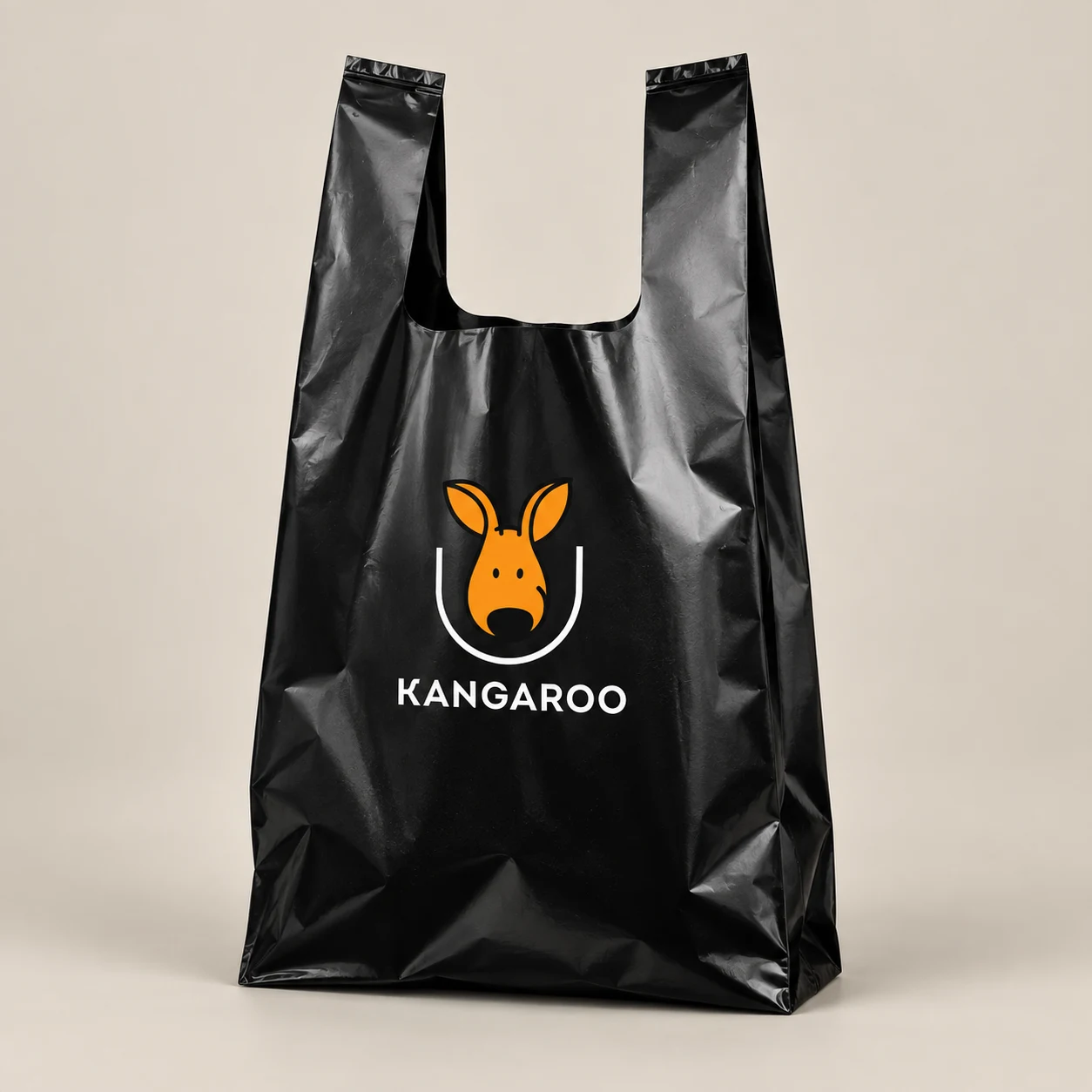 Чорний пакет-майка 40 × 60 см з логотипом KANGAROO