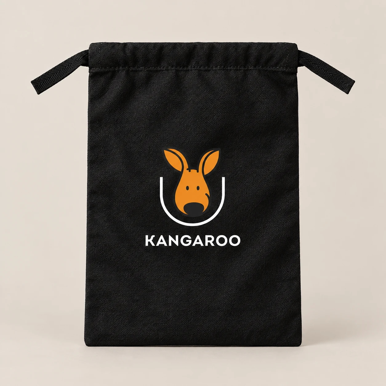 чорний текстильний мішечок 20 × 30 см з логотипом KANGAROO